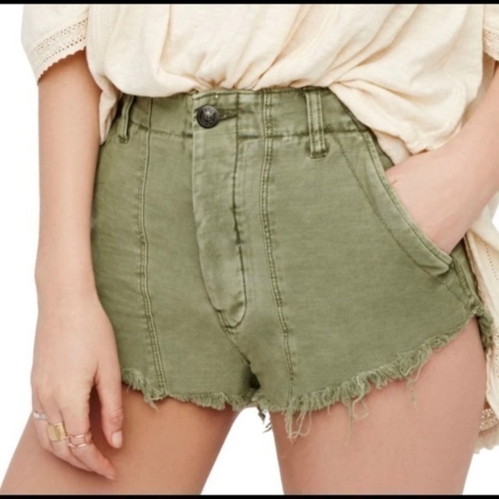 Free People Button Fly Cut-Off Jean Shorts Olive‎ Green Size 4